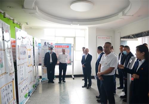 清風(fēng)正氣潤心田，藝術(shù)交流促發(fā)展——武漢公交集團(tuán)三公司組織黨員干部參觀廉政文化作品展并開展文化藝術(shù)交流活動